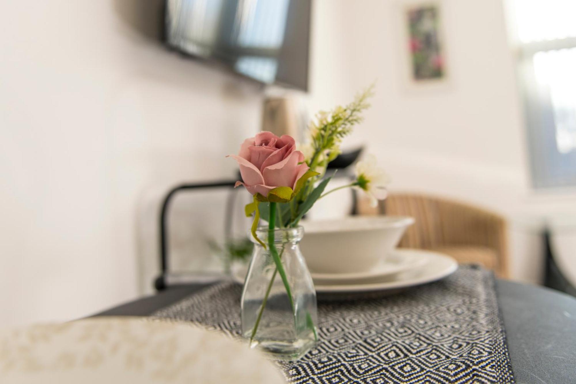 Cozy Studio Flat For Rent Daire Preston  Dış mekan fotoğraf